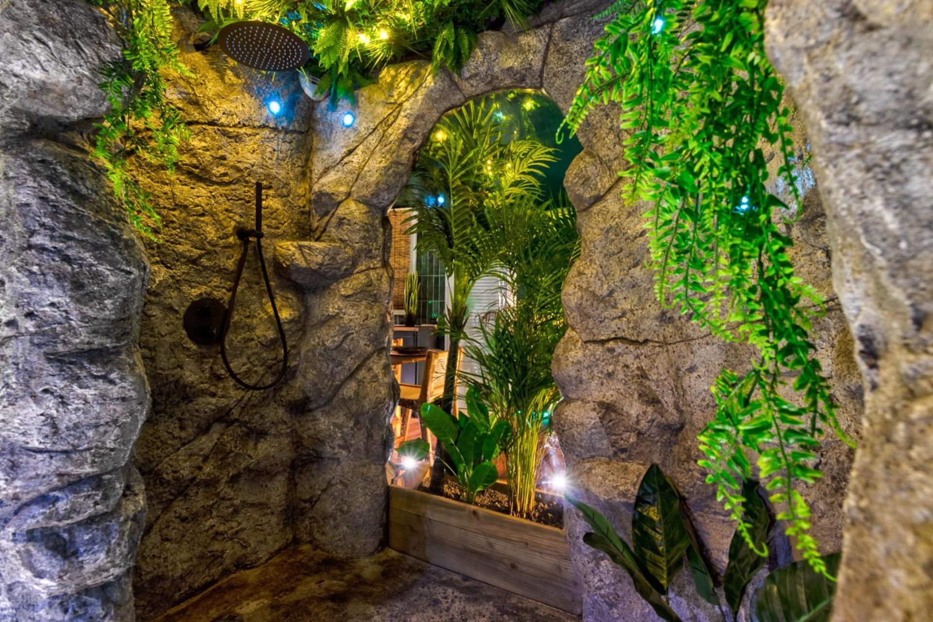 Jungle Love Room Toulouse Ngoại thất bức ảnh